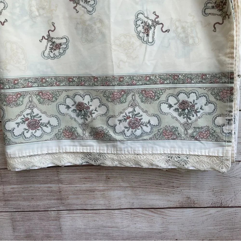 VINTAGE‎ LOUIS NICHOLE FLAT SHEET AND 3 PILLOWCASES